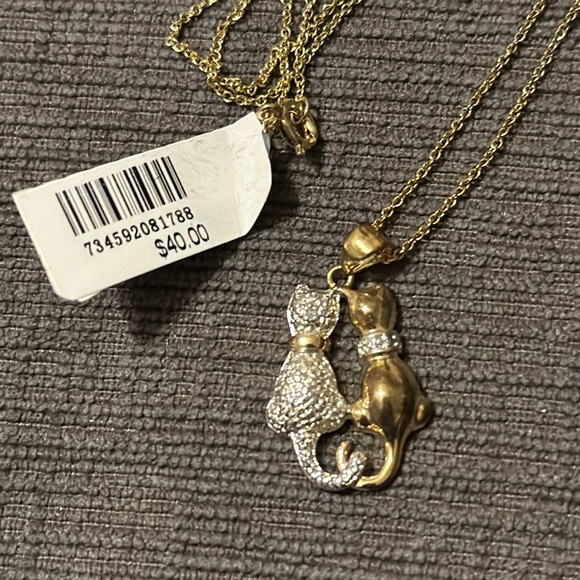 Two Cats Necklace with 18inch gold color chain - Picture 2 of 10
